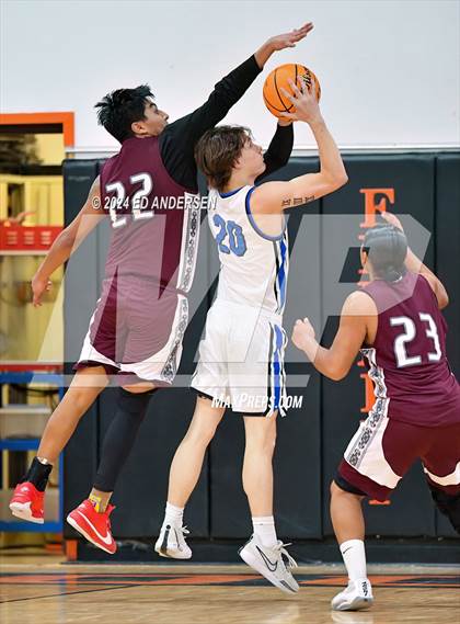 Thumbnail 1 in Smith Valley vs. Pyramid Lake (NIAA 1A West Championship) photogallery.