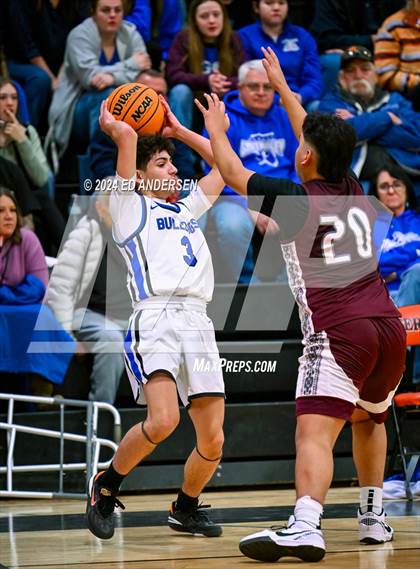 Thumbnail 1 in Smith Valley vs. Pyramid Lake (NIAA 1A West Championship) photogallery.