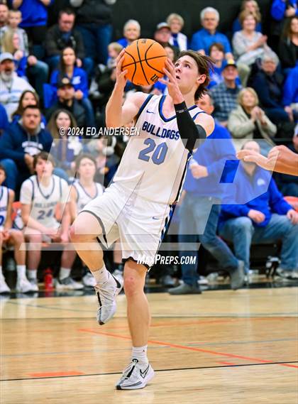 Thumbnail 1 in Smith Valley vs. Pyramid Lake (NIAA 1A West Championship) photogallery.