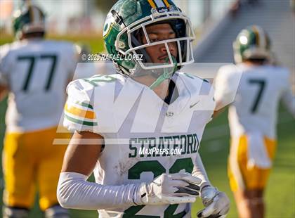 Thumbnail 3 in Heights vs. Stratford (UIL 6A D2 Football Bi-District) photogallery.