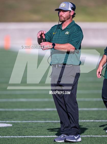 Thumbnail 2 in Heights vs. Stratford (UIL 6A D2 Football Bi-District) photogallery.