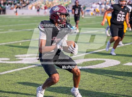 Thumbnail 3 in Heights vs. Stratford (UIL Football 6A D2 Bi-District) photogallery.