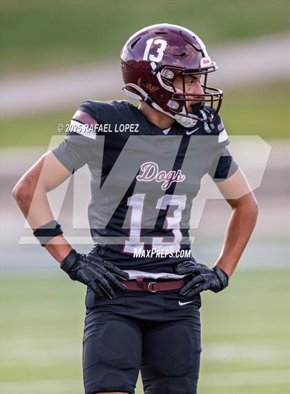 Thumbnail 1 in Heights vs. Stratford (UIL 6A D2 Football Bi-District) photogallery.