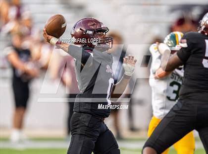 Thumbnail 2 in Heights vs. Stratford (UIL 6A D2 Football Bi-District) photogallery.