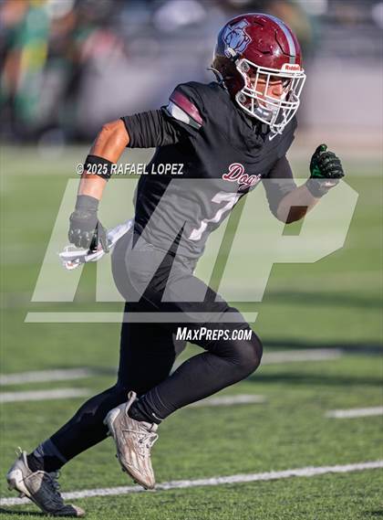 Thumbnail 2 in Heights vs. Stratford (UIL Football 6A D2 Bi-District) photogallery.