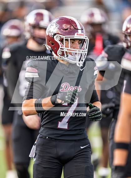 Thumbnail 3 in Heights vs. Stratford (UIL 6A D2 Football Bi-District) photogallery.