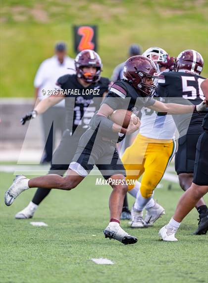 Thumbnail 2 in Heights vs. Stratford (UIL Football 6A D2 Bi-District) photogallery.