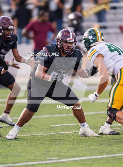 Thumbnail 3 in Heights vs. Stratford (UIL 6A D2 Football Bi-District) photogallery.