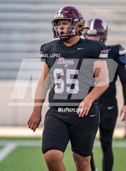 Thumbnail 2 in Heights vs. Stratford (UIL Football 6A D2 Bi-District) photogallery.