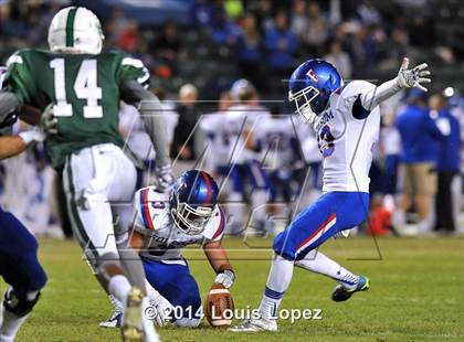 Thumbnail 1 in Folsom vs. Oceanside (CIF State DIV 1 Final) photogallery.