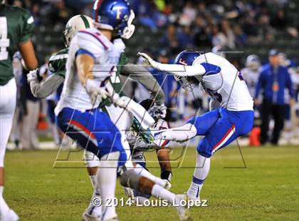 Thumbnail 1 in Folsom vs. Oceanside (CIF State DIV 1 Final) photogallery.