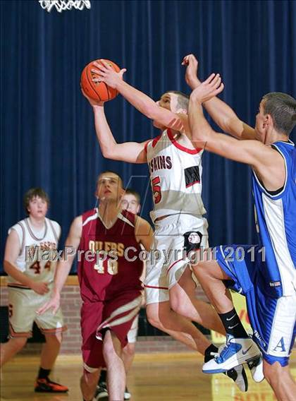 Thumbnail 1 in 9th Annual Carlinville Rotary Club Mid-Illinois All-Star Classic photogallery.