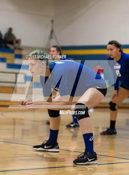 Thumbnail 3 in Del Norte vs Anderson (Battle for the North State Tournament) photogallery.