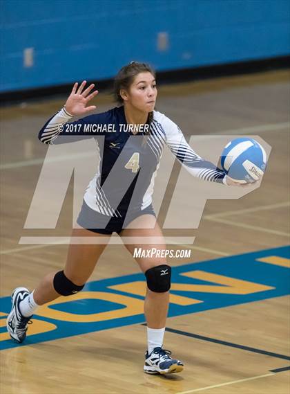 Thumbnail 2 in Del Norte vs Anderson (Battle for the North State Tournament) photogallery.