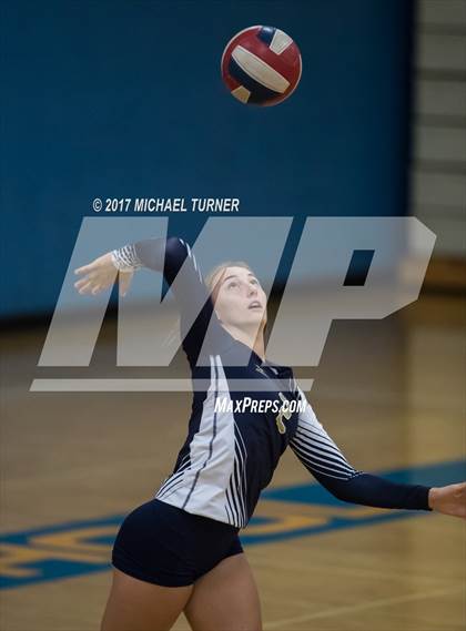 Thumbnail 3 in Del Norte vs Anderson (Battle for the North State Tournament) photogallery.