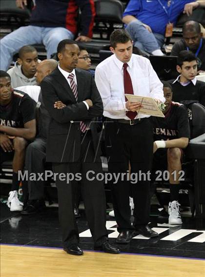 Thumbnail 2 in Alemany vs. Sacred Heart Cathedral (CIF State D3 Final) photogallery.