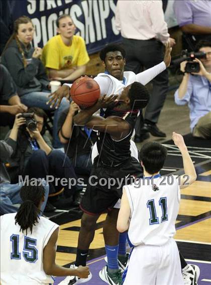 Thumbnail 1 in Alemany vs. Sacred Heart Cathedral (CIF State D3 Final) photogallery.