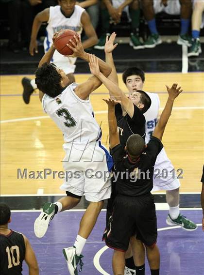 Thumbnail 2 in Alemany vs. Sacred Heart Cathedral (CIF State D3 Final) photogallery.