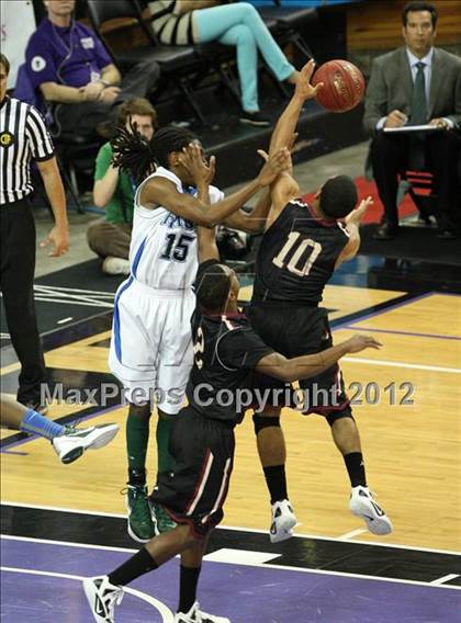 Thumbnail 3 in Alemany vs. Sacred Heart Cathedral (CIF State D3 Final) photogallery.