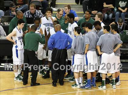 Thumbnail 1 in Alemany vs. Sacred Heart Cathedral (CIF State D3 Final) photogallery.