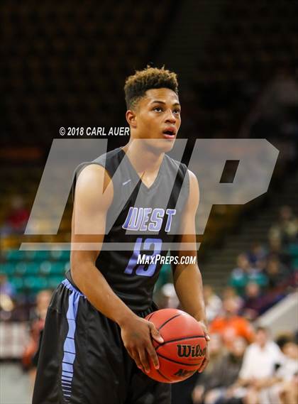 Thumbnail 3 in Pueblo West vs. Lewis-Palmer (CHSAA 4A Final Four) photogallery.