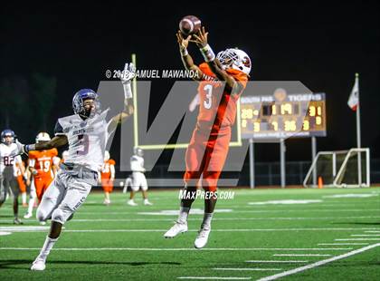Thumbnail 2 in Brentwood School vs. Polytechnic photogallery.