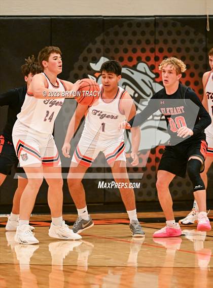 Thumbnail 2 in Cheyenne Wells vs. Elkhart photogallery.