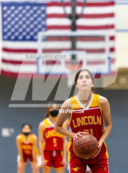 Thumbnail 2 in JV: Lincoln @ Newark Memorial photogallery.