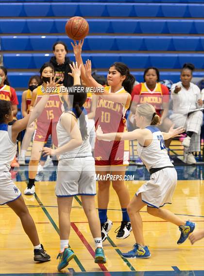 Thumbnail 1 in JV: Lincoln @ Newark Memorial photogallery.