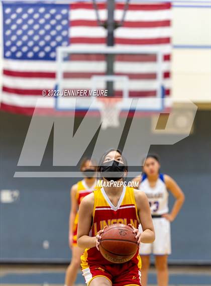 Thumbnail 2 in JV: Lincoln @ Newark Memorial photogallery.