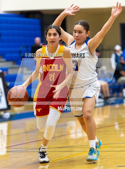 Thumbnail 1 in JV: Lincoln @ Newark Memorial photogallery.