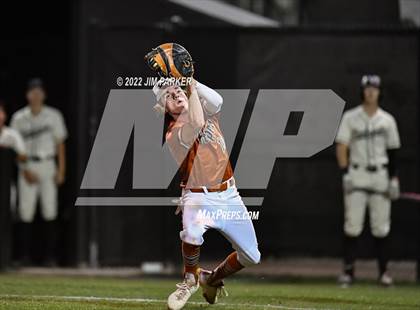 Thumbnail 3 in Hutto @ Vandegrift photogallery.