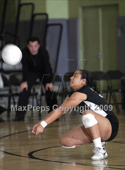 Thumbnail 3 in Granada Hills vs. San Pedro (CIF LA City  Section D1 Final) photogallery.