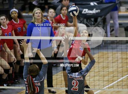 Thumbnail 2 in McGehee vs Metairie Park Country Day (LHSAA Division 5 Semifinal Playoff) photogallery.