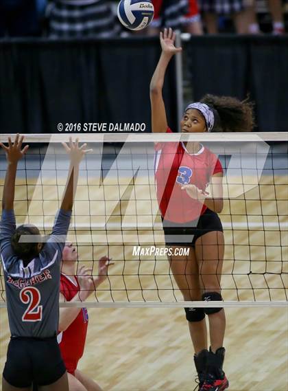 Thumbnail 3 in McGehee vs Metairie Park Country Day (LHSAA Division 5 Semifinal Playoff) photogallery.