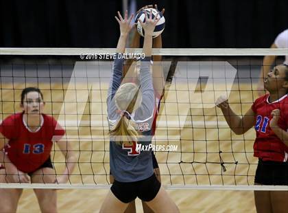 Thumbnail 2 in McGehee vs Metairie Park Country Day (LHSAA Division 5 Semifinal Playoff) photogallery.