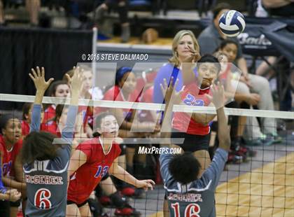 Thumbnail 2 in McGehee vs Metairie Park Country Day (LHSAA Division 5 Semifinal Playoff) photogallery.