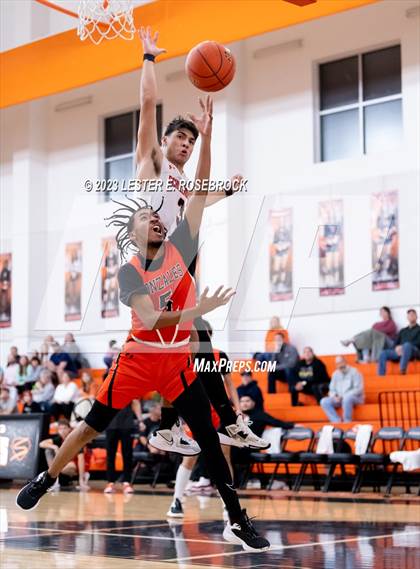Thumbnail 3 in Gonzales vs. Schulenburg (Schulenburg Shorthorn Tournament) photogallery.