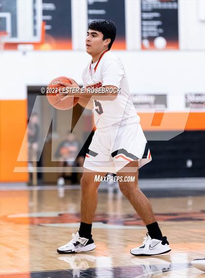 Thumbnail 3 in Gonzales vs. Schulenburg (Schulenburg Shorthorn Tournament) photogallery.