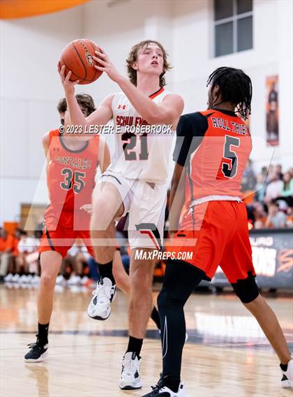 Thumbnail 2 in Gonzales vs. Schulenburg (Schulenburg Shorthorn Tournament) photogallery.