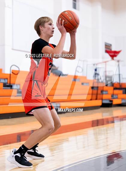 Thumbnail 3 in Gonzales vs. Schulenburg (Schulenburg Shorthorn Tournament) photogallery.