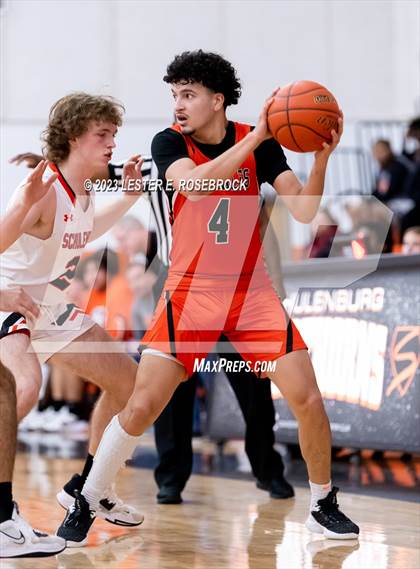 Thumbnail 1 in Gonzales vs. Schulenburg (Schulenburg Shorthorn Tournament) photogallery.