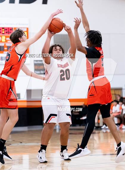 Thumbnail 2 in Gonzales vs. Schulenburg (Schulenburg Shorthorn Tournament) photogallery.