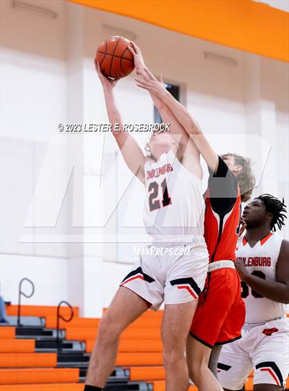 Thumbnail 2 in Gonzales vs. Schulenburg (Schulenburg Shorthorn Tournament) photogallery.