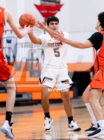Thumbnail 3 in Gonzales vs. Schulenburg (Schulenburg Shorthorn Tournament) photogallery.