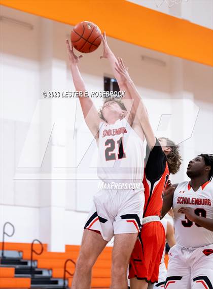 Thumbnail 1 in Gonzales vs. Schulenburg (Schulenburg Shorthorn Tournament) photogallery.