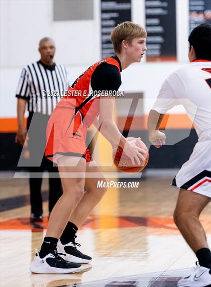 Thumbnail 1 in Gonzales vs. Schulenburg (Schulenburg Shorthorn Tournament) photogallery.