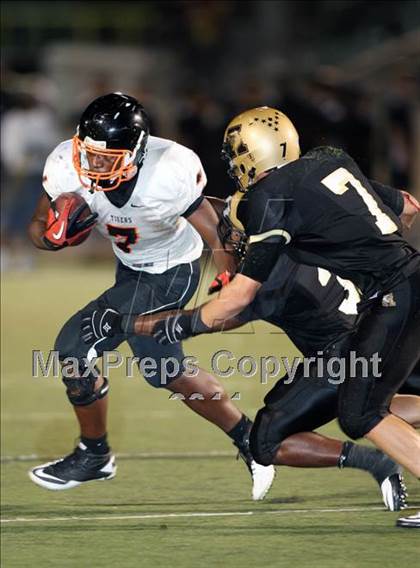 Thumbnail 2 in Abilene vs. Cocoa (Florida vs. Texas Football Showcase) photogallery.