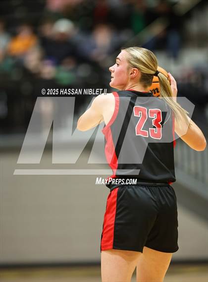 Thumbnail 3 in Murray County vs. Sonoraville (GHSA 2A Region 7 Final) photogallery.