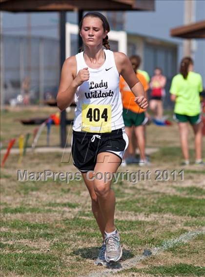 Thumbnail 2 in Galesburg Invitational Cross Country photogallery.